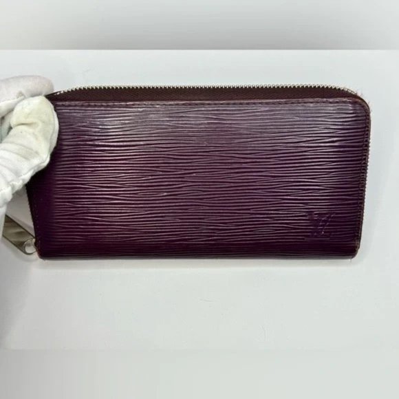 LV Louis Vuitton RARE Cassis Purple & Magenta Epi Leather Zippy Long Wallet - Picture 1 of 16